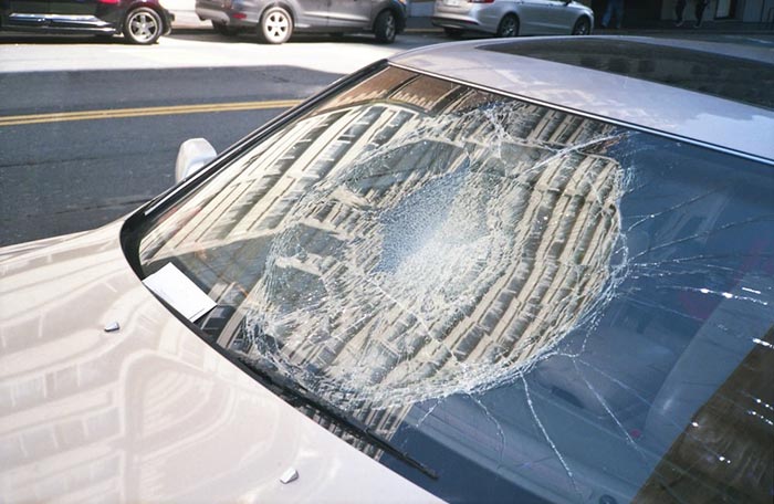 Windshield replacement and repair should be evaluated based on the windshield damage